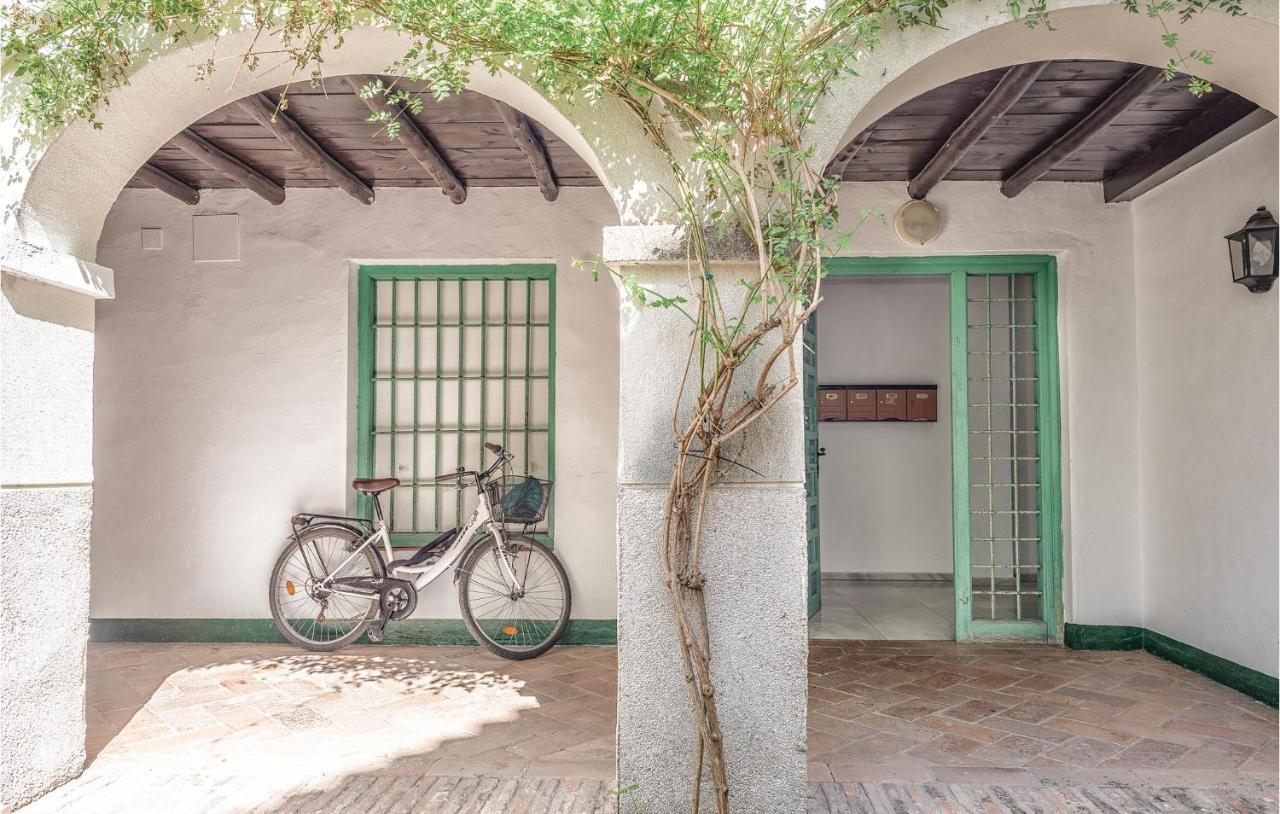Beautiful Apartment In Cordoba With Kitchenette Exterior photo